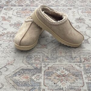 Cozy slip-on mules size 7